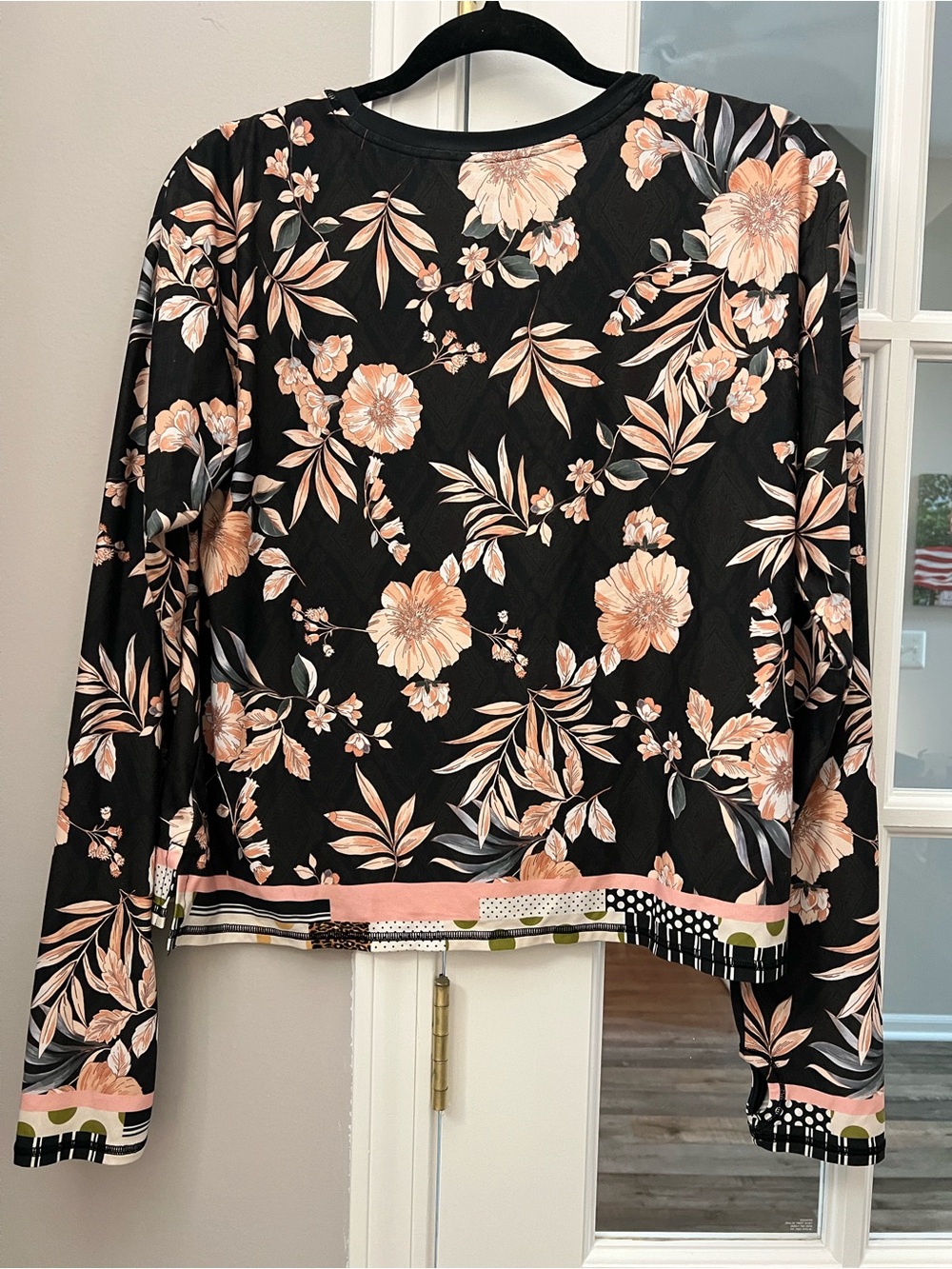 Johnny Was Black Long-Sleeve Floral Tee with Peach Accents Sz M EUC - Picture 3 of 7